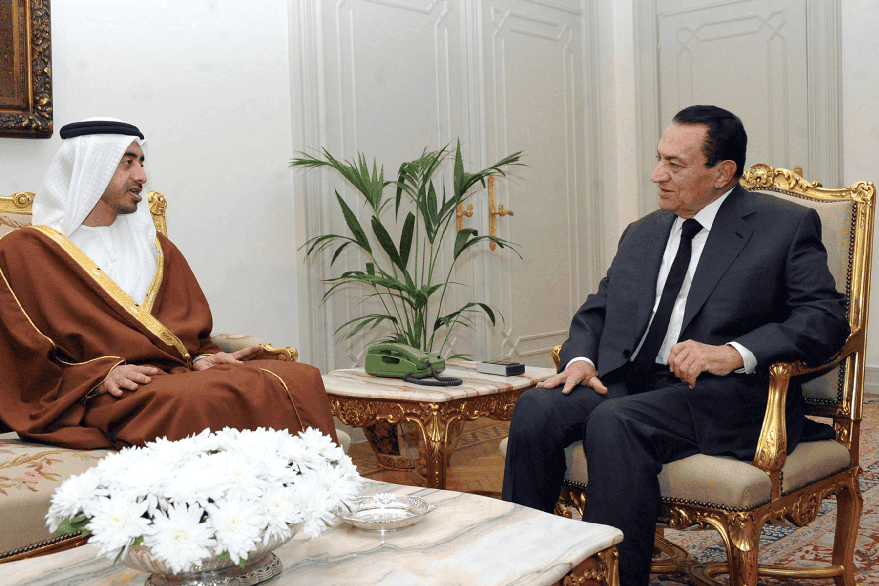رويترز: مبارك التقى وزير خارجية الإمارات قبل التنحي ومازالت التفاصيل مجهولة