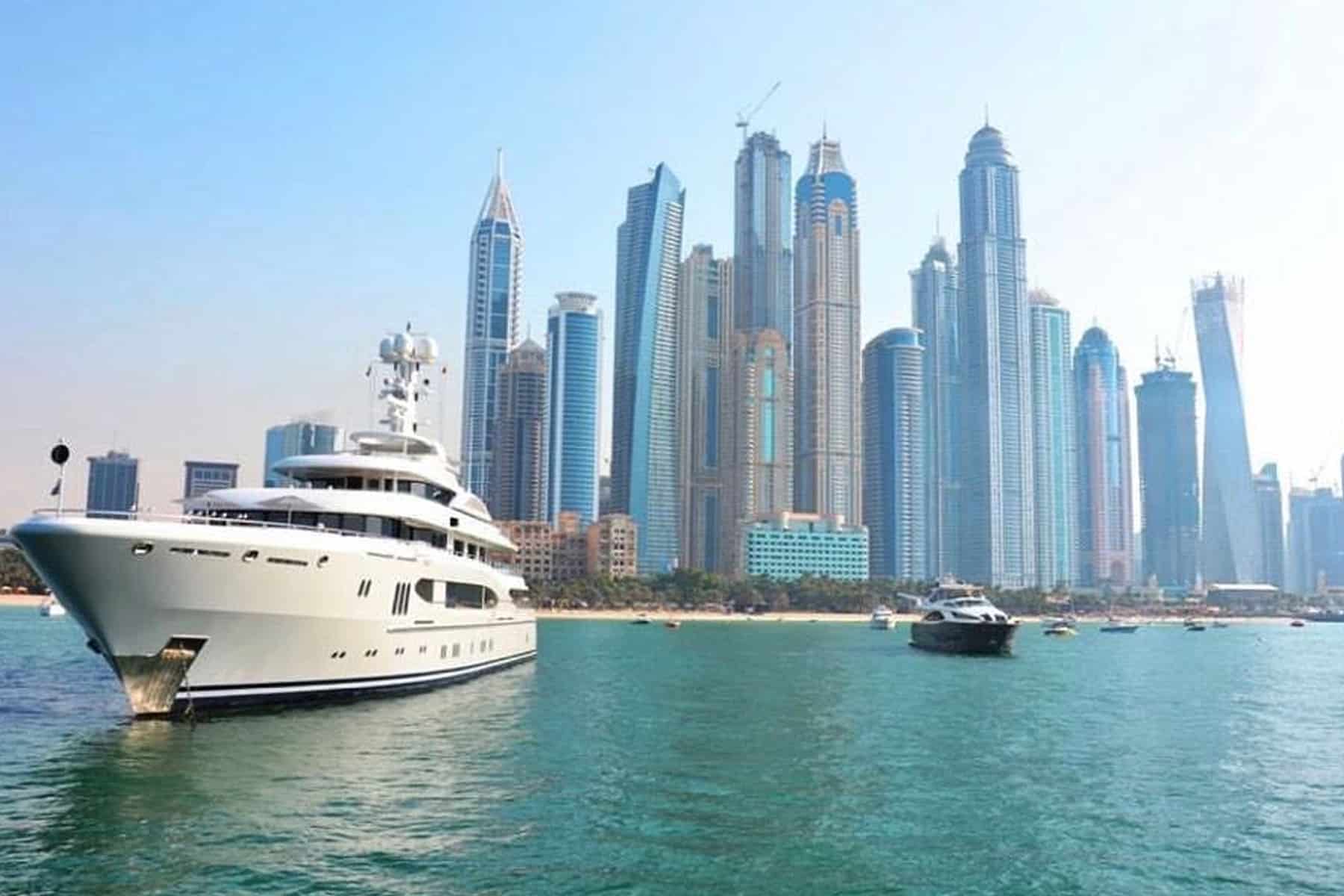 الإمارات تعاني من “زلزال” اقتصادي عنيف.. أكبر مجموعة سياحية في دبي تسرح موظفيها