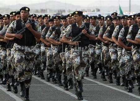 الأمن السعودي يقتل 3 سعوديين بعد حصارهم في منزل بالقطيف .. بمَ اتهمهم؟!