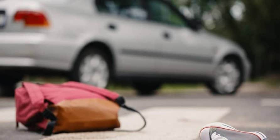 في الكويت.. طبيب مصري “هامل” تشاجر مع زوجته فانتقم منها بطريقة بشعة وسط الشارع وهذا ماحدث!