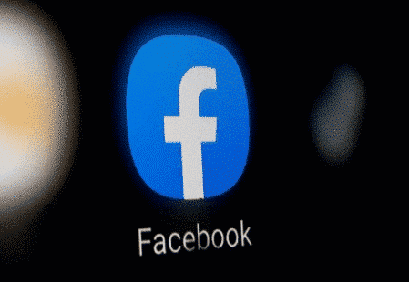 “أدوات جنسية ودعوة خاصة للشباب”.. مصرية “قلبت الدنيا” ببث مُباشر لمدة 4 دقائق وصدمت الشرطة بما قالته!