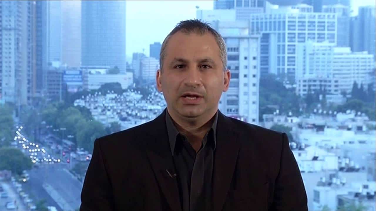 مدته 6 ثوان فقط.. إيدي كوهين يستفز العراقيين بهذا المقطع من كربلاء