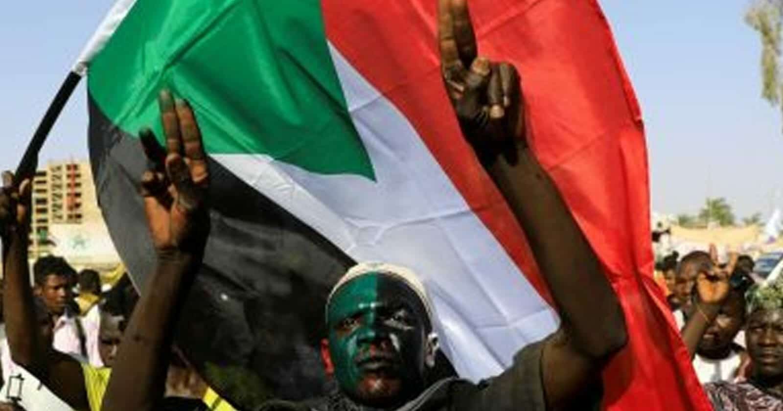 إسرائيل وأمريكا طلبتا من السودان مصادرة أموال حماس مقابل تعهدات بإنعاش اقتصاد الدولة