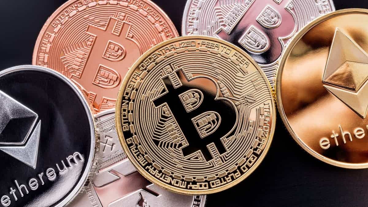 سقوط كبير للعملات الرقمية عقب قرارات الفيدرالي الأمريكي.. هذا ما وصل له سعر البيتكوين