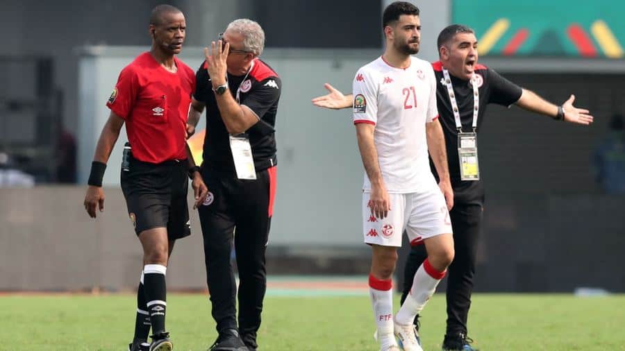 “الكاف” يعلق على الفضيحة التحكيمية في مباراة تونس ومالي