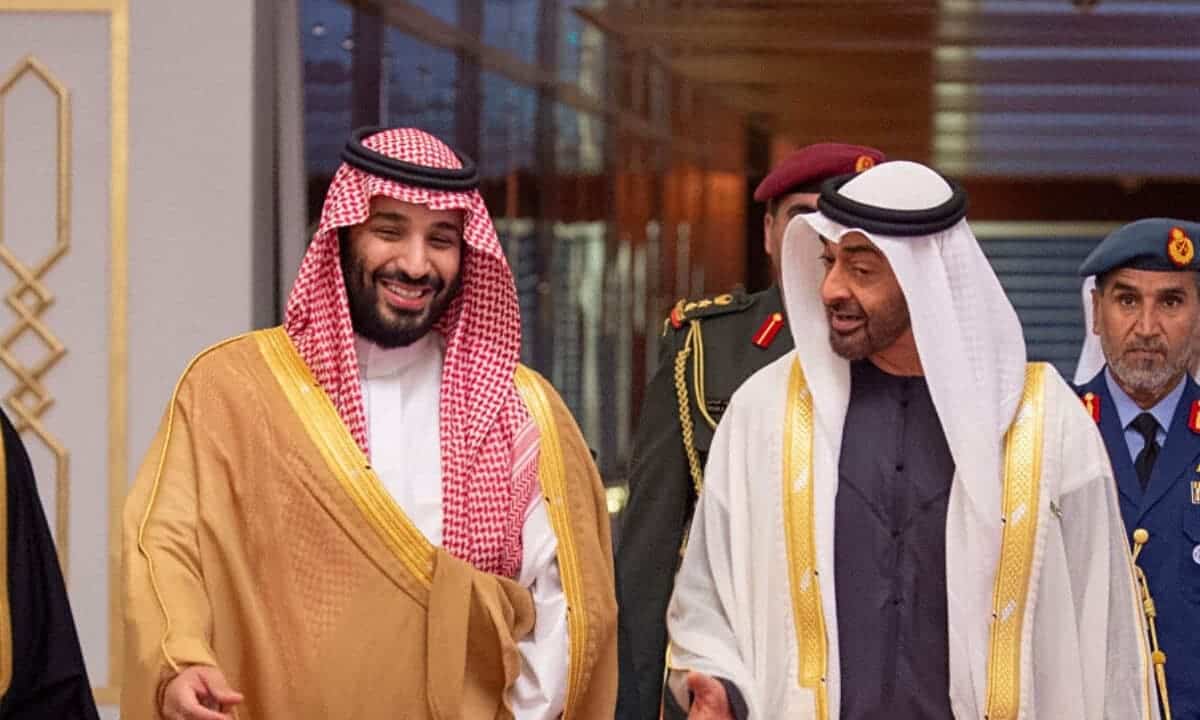 “موند آفريك”: محمد بن سلمان لم يعد بحاجة لمُعلمه “ابن زايد” والأخير يعتقد أنه فلت من يده
