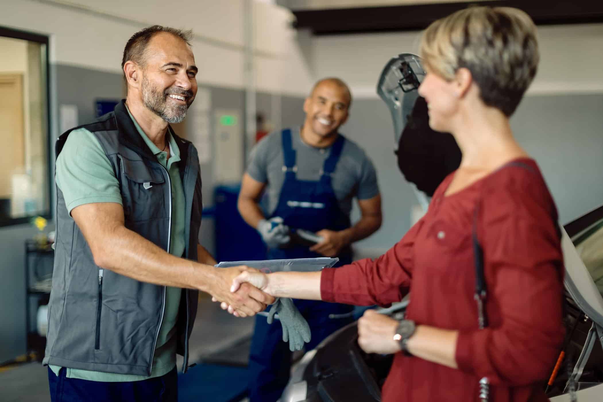 لماذا يستثمر الناس فيك أكثر من سلعتك؟