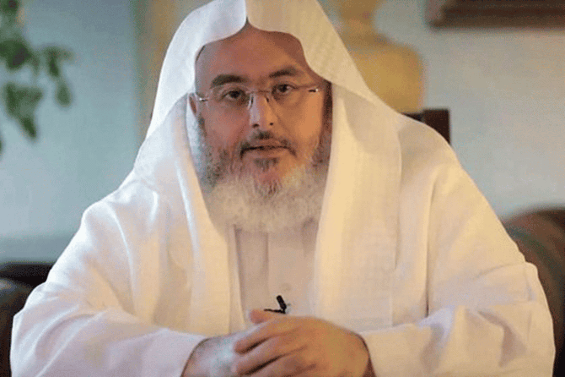 أنقذوا الشيخ المنجد