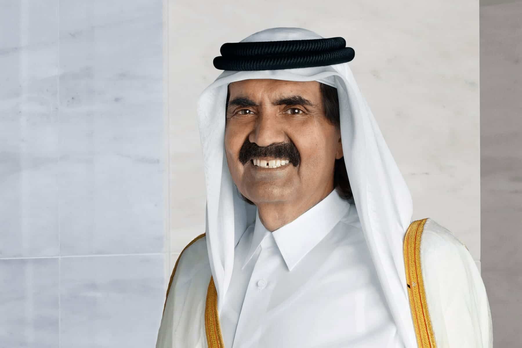 الكاميرات توثق تفاعل والد أمير قطر مع منتخب الأردن في كأس آسيا