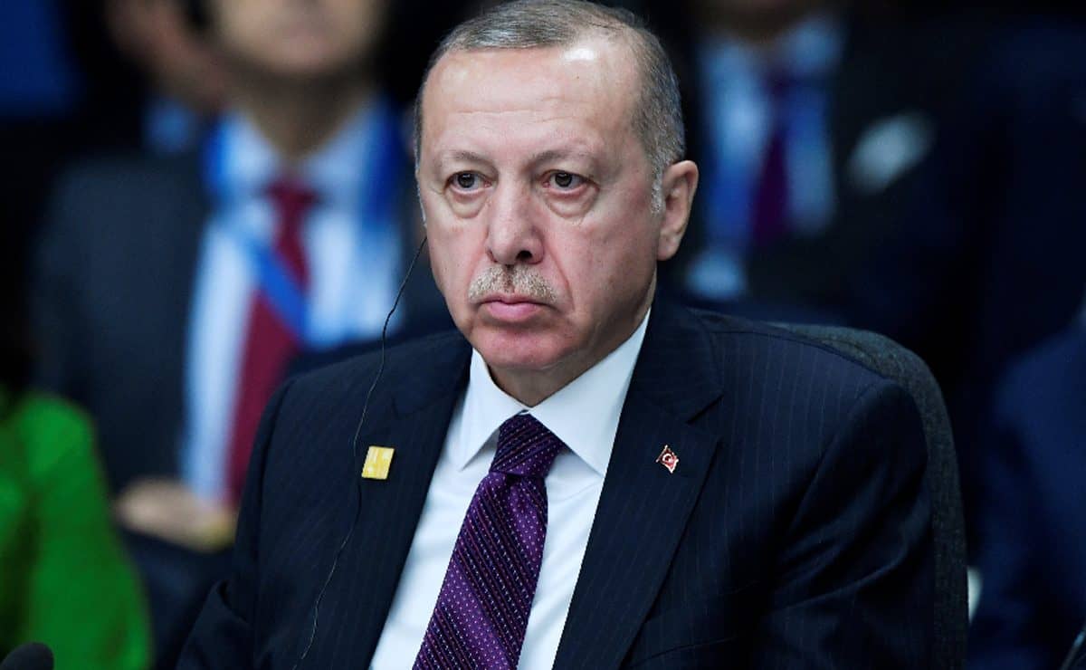 الليرة تهدد عرش أردوغان في جولة الانتخابات الحاسمة.. ما القصة؟
