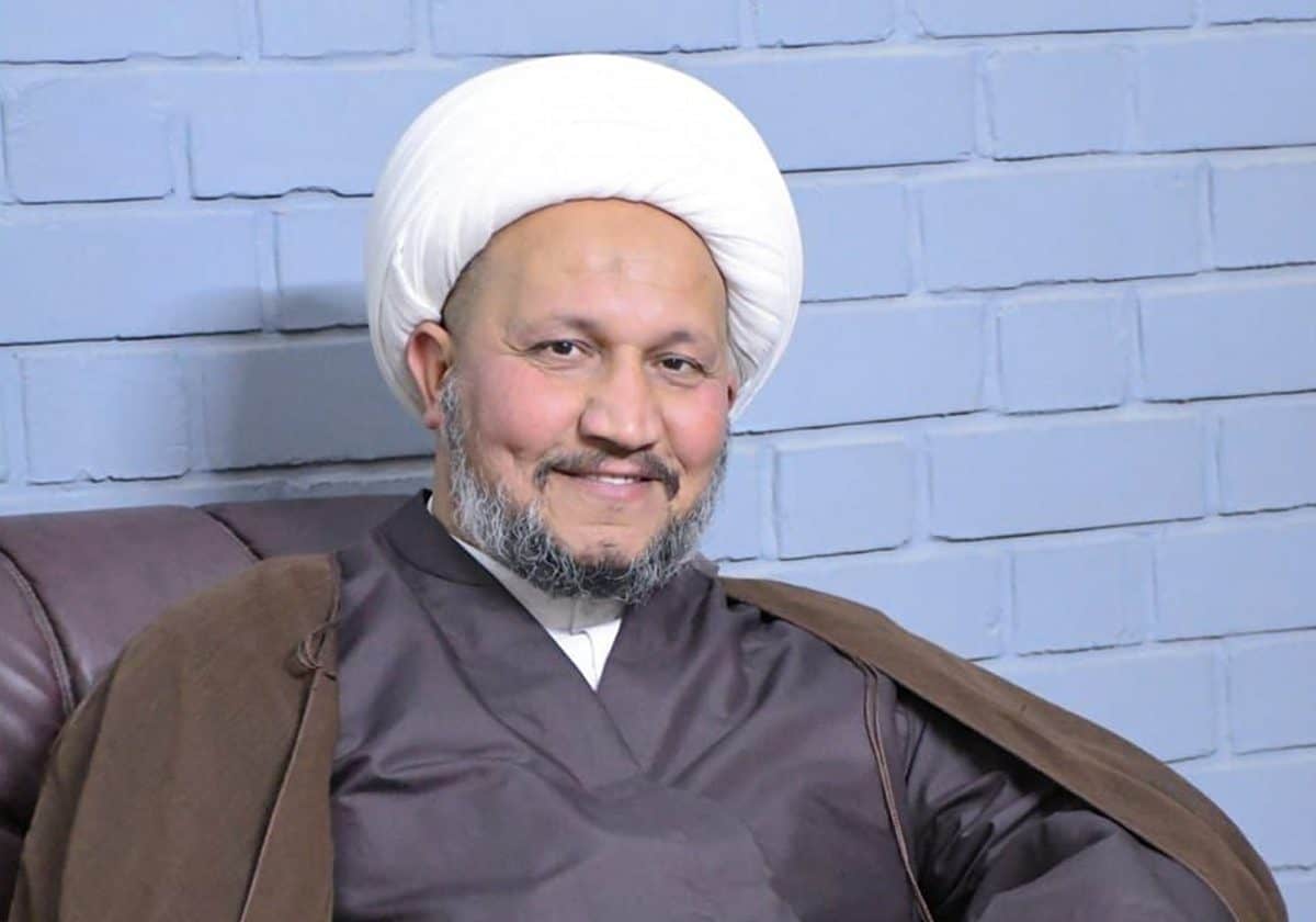 معمم شيعي يصدم مذيعاً عراقياً بما قاله عن شيعة العراق (فيديو)