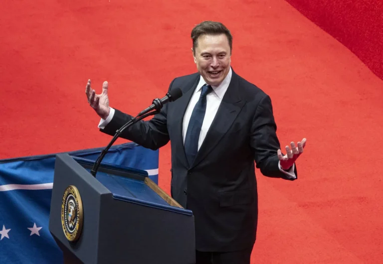 من هم أقوى الرجال الواردة أسماؤهم في أرشيف إبستين؟ قائمة المشاهير والسياسيين كاملة تكشف وثائق جديدة عن شخصيات معروفة ارتبطت بملف إبستين ما يثير تساؤلات عن حجم النفوذ والتستر ويعيد الجدل حول العدالة في القضايا الحساسة