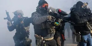 جندية سابقة يوجه رسالة تحذيرية بشأن ‘وحشية’ ICE.. رأيتُ هذه الوحشية في العراق وأراها الآن في أمريكا اعتراف جندي عراقي سابق يعيد فتح جرح الحرب حين يتحول سؤال واحد من ساحات القتال إلى صراع داخلي يقوده للتشكيك في معنى الوطن والرحيل