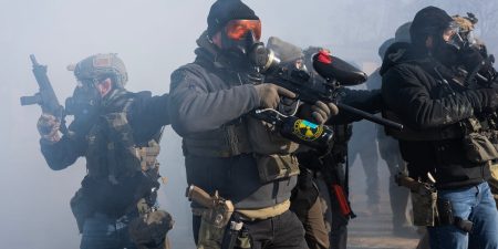 اعتراف جندي عراقي سابق يعيد فتح جرح الحرب حين يتحول سؤال واحد من ساحات القتال إلى صراع داخلي يقوده للتشكيك في معنى الوطن والرحيل