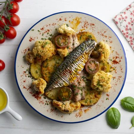 ارتفاع الاهتمام بتناول السردين بعد كشف دراسات عن فوائده الكبيرة للقلب والمناعة ما يدفع الأطباء للتوصية بإدراجه ضمن النظام الغذائي اليومي