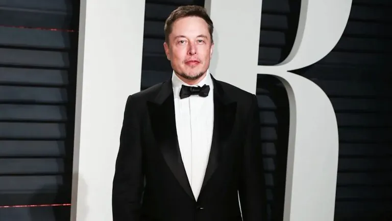 إيلون ماسك يحذر بشدة: ‘لا تدعوا أحباءكم يستخدمون ChatGPT’.. صراع علني يتصاعد مع سام ألتمان توتر متزايد بين اثنين من أبرز عقول وادي السيليكون يكشف مخاوف حول من يملك زمام الذكاء الاصطناعي وما قد يعنيه ذلك لمستقبل التقنية والبشرية