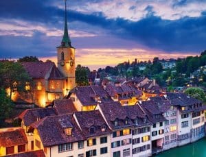 في زمن باتت فيه حرية السفر هدفًا شخصيًا بحد ذاتها، يزداد الإقبال على الرحلات الفردية التي تمنح المسافر شعورًا بالاستقلال والصفاء الذهني.