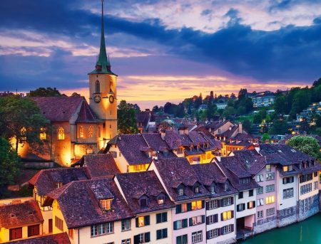 مدن تكسر الخوف وتسحر المسافرين المنفردين بأمانها في عام 2026 في زمن باتت فيه حرية السفر هدفًا شخصيًا بحد ذاتها، يزداد الإقبال على الرحلات الفردية التي تمنح المسافر شعورًا بالاستقلال والصفاء الذهني.