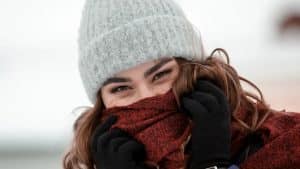 دراسة جديدة تشير إلى أن انخفاض حرارة الأنف قد يفعّل آلية دفاع طبيعية ضد الفيروسات ما يفتح بابًا لفهم أعمق لطرق الوقاية من نزلات البرد