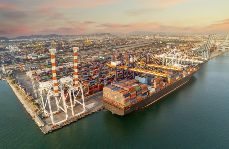 تعريفات ترامب لم تدفعها الصين… بل جيوب الأميركيين