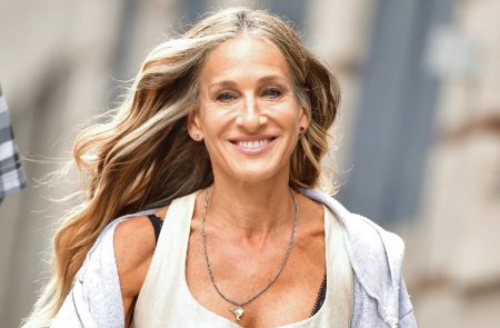 في زمن تتسارع فيه وتيرة الحياة وتتزايد الضغوط النفسية، يبدو أن سرّ العمر المديد لا يكمن في التقنيات الطبية وحدها، بل في نظرتنا اليومية إلى الحياة.