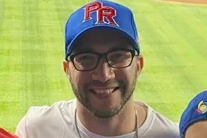 جريمة غامضة في طريق مظلم.. مقتل عالم برصاصة في الرأس بعد “منعطف خاطئ” حلم بدأ بآمال كبيرة يتحول فجأة إلى مأساة بعد طريق غامض يترك تساؤلات حول المصير والقرارات التي غيّرت كل شيء في لحظة واحدة