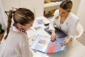 “توقف فوراً”.. وكيل سفر يشارك “العلامة الحمراء” التي تكشف زيف عروض الرحلات واحتيال العملاء إشعارات بسيطة تظهر على شاشة الهاتف قد تنبه المسافرين إلى تغييرات مفاجئة قبل فوات الأوان وتجنبهم فوضى الرحلات وتعطّل الخطط غير المتوقع