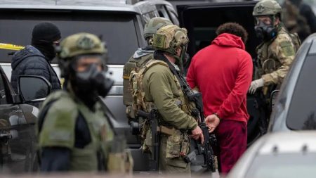 تراجع غير متوقّع في عمليات الترحيل يمنح آلاف المهاجرين في مينيسوتا شعورًا مؤقتًا بالأمان وسط تساؤلات حول مستقبل سياسات الهجرة الأميركية