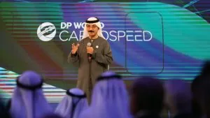 “زلزال في دبي”.. إقالة سلطان بن سليم من رئاسة “موانئ دبي العالمية” بعد فضيحة رسائل إبستين أعلنت شركة موانئ دبي العالمية، المملوكة لحكومة دبي، إجراء تغيير في قيادتها العليا، تمثّل في إنهاء مهام سلطان أحمد بن سليم كرئيس لمجلس الإدارة ومدير تنفيذي للشركة