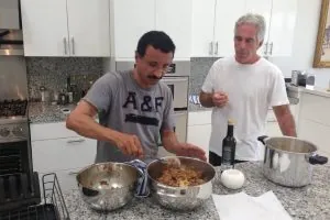 ماذا تكشف مئات الإيميلات بين الإماراتي سلطان بن سليم وجيفري إبستين؟