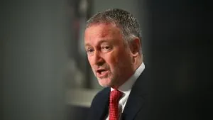 تصاعد الجدل في بريطانيا حول سبل التصدي لمظاهر الكراهية ضد المسلمين وسط مخاوف من تأثير الانقسامات المجتمعية على ثقة الجاليات بالأمن والسياسة