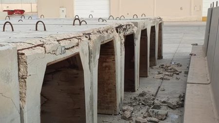 “الخروج من الحاوية إلى المجهول”: واشنطن تغلق معسكر السيلية في قطر وتترك 1100 أفغاني في مهب الريح! مئات الأفغان يعيشون في غموض ثقيل داخل معسكر السيلية بقطر مع اقتراب إغلاقه وسط دوي الصواريخ فوق رؤوسهم وتساؤلات مؤلمة عن وجهتهم القادمة