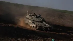 “سيناريو أسوأ من 1982”: شريط حدودي جديد وإعدام للحياة جنوب الليطاني.. من يوقف دوامة الفناء؟ تصاعد المعارك في جنوب لبنان يفاقم النزوح والانقسام بينما تحذيرات أوروبية تشير إلى حرب طويلة قد تعيد البلاد إلى مشهد أكثر قسوة من عام 1982