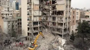 ضغوط أمريكية متزايدة على طهران تترافق مع وساطات إقليمية بحثًا عن مخرج دبلوماسي، فيما تتسارع التحركات العسكرية وتزداد الشكوك حول نوايا واشنطن الحقيقية