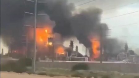 توتر متصاعد في الخليج بعد هجوم إسرائيلي أمريكي على منشأة غاز إيرانية وتحذيرات من حرب طاقة تهدد أمن الإمدادات والأسواق العالمية