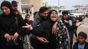 خرق جديد للهدنة: طائرات الاحتلال تستهدف نقاطاً للشرطة في “المنطقة الآمنة” بالمواصي غارات جديدة تستهدف نقاط شرطة في خان يونس وسط انتهاكات متواصلة لوقف النار وتترك عائلات نازحة بين الفقد والخوف من جولة عنف لا يبدو أنها تقترب من نهايتها