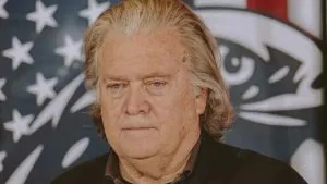 تصريحات حادة من ستيف بانون تثير جدلا بعد دعوته لدور مباشر لدول الخليج وإسرائيل في أي مواجهة مع إيران وسط تصاعد التوتر حول مضيق هرمز والمنطقة بأكملها