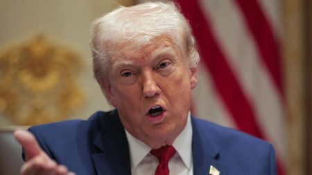 توتر متصاعد في الخليج مع تقارير عن خطط أمريكية لاحتلال جزر إيرانية واحتجاز ناقلات نفط وسط تهديدات بنشوب مواجهة عسكرية واسعة