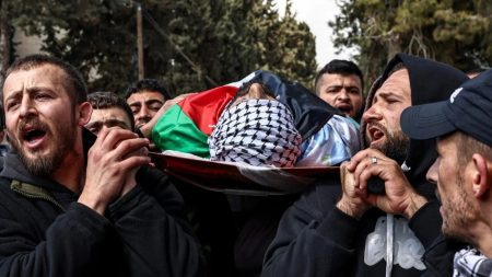 تحذير أممي من تفاقم نزوح الفلسطينيين في الضفة الغربية وسط تصاعد هجمات المستوطنين وتوسّع المستوطنات بما ينذر بسياسة تهجير قسري تهدد الوجود الإنساني الفلسطيني