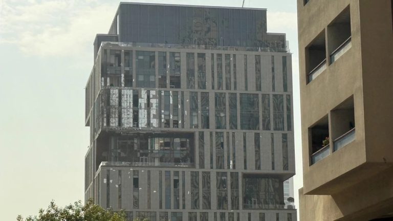 اختراق غير مسبوق لأجواء دبي بطائرة مسيرة يربك حركة المراكز المالية ويعيد طرح تساؤلات حول جاهزية المدينة لمخاطر الأمن التقني