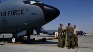 تحطم طائرة أمريكية في أجواء العراق يثير تساؤلات حول تداعياته على الجنود والوجود العسكري وسط حالة ترقب تخيم على المنطقة