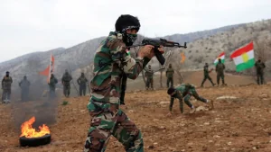 لمنع الانزلاق نحو الحرب.. العراق يهدد بـ قبضة عسكرية على حدود كردستان وإيران تحذيرات متبادلة بين بغداد وأربيل تعكس توتراً يهدد بإشعال الحدود مع إيران بينما تتزايد الضغوط على الأكراد لتحديد موقف قد يغيّر موازين الصراع