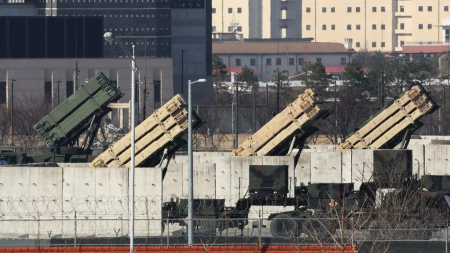 إسرائيل تبلغ واشنطن بنفاد مخزونها من صواريخ الاعتراض الجوي وسط تصعيد الحرب مع إيران تحذيرات متزايدة في واشنطن مع نفاد دفاعات إسرائيل الصاروخية وسط تصعيد الحرب مع إيران ما يثير تساؤلات حول قدرة الحلفاء على مواصلة المواجهة