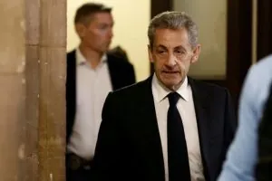 توتر جديد يلاحق نيكولا ساركوزي مع إعادة محاكمته في قضية تمويل ليبي مزعوم لحملته الانتخابية بينما يصر الرئيس الفرنسي الأسبق على براءته وسط ترقب للحكم النهائي