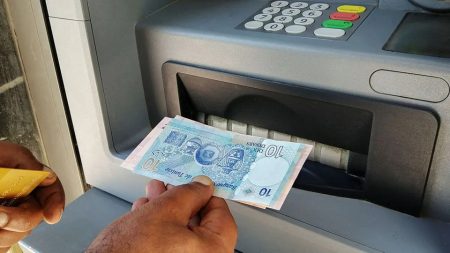 تصاعد أسعار النفط والغاز يضع الاقتصاد التونسي تحت ضغط متزايد مع مخاوف من اتساع العجز وارتفاع التضخم وتراجع القدرة الشرائية في ظل توتر إقليمي متصاعد