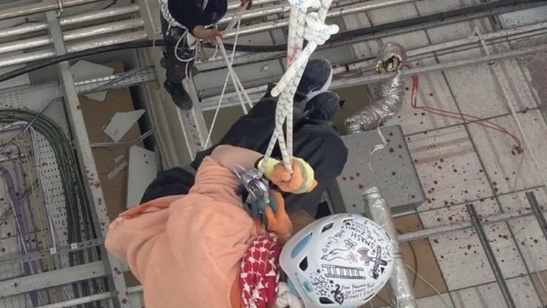 نشاط مفاجئ في ليستر يكشف تصاعد الغضب الشعبي من تورط شركات بريطانية في تزويد إسرائيل بالسلاح وسط اتهامات متجددة بالتربح من المأساة الإنسانية في غزة