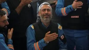 هدنة الـ 10 أيام: ترامب يُطلق مبادرة “السلام الصعب” بين لبنان وإسرائيل ودعوة لقمة في البيت الأبيض هدنة مرتقبة تعيد الأمل الحذر بين لبنان وإسرائيل فيما تتصاعد مخاوف من انهيار آخر الجسور الجنوبية وتزايد الكلفة الإنسانية للهجمات المستمرة