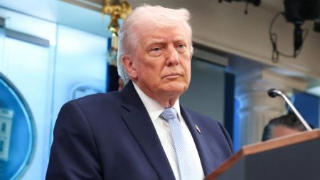 توتر متصاعد بين واشنطن وطهران بعد كشف تفاصيل عملية أمريكية سرية لإنقاذ طيار سقط داخل إيران وسط تضارب في الروايات وغموض حول أهداف أعمق للبعثة