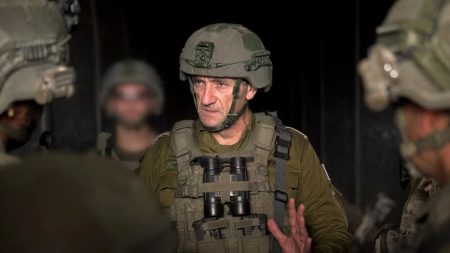 اختراق جديد يهز المؤسسة الأمنية الإسرائيلية بعد إعلان مجموعة حندلة حصولها على آلاف الملفات السرية من هاتف رئيس أركان الجيش السابق يكشف هشاشة منظومة الحماية الرقمية