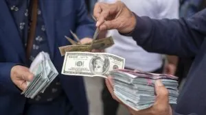 تجاذب معقّد بين واشنطن وطهران يضع مصير الحرب والسلام رهينة العقوبات والأموال المجمدة بينما يترقب العالم إن كان ترامب سيكسر دائرة الحصار الاقتصادي